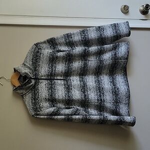 EUC Lands' End Quarter Zip Fleece in Gray and Black Gradient